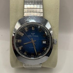 Vintage Waltham "UFO case" mens Mechanical, Navy Blue Dial Date Just RUNS